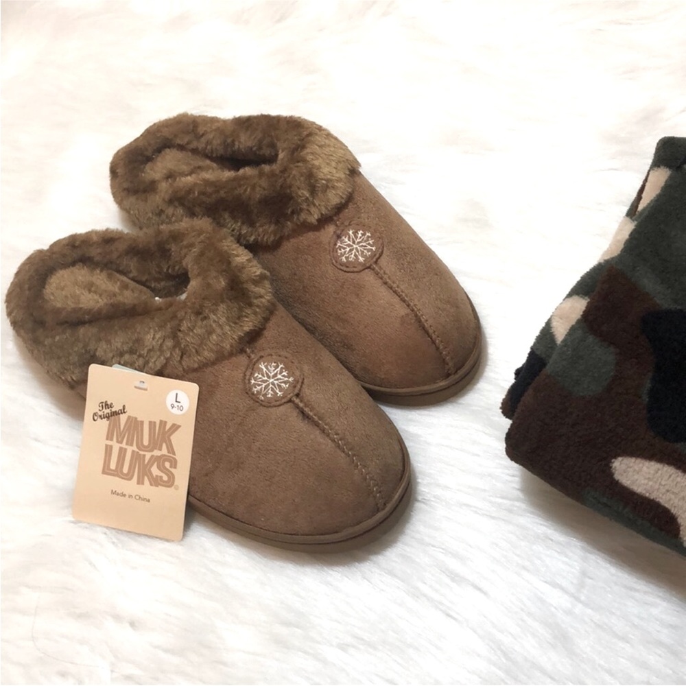 The Original Muk Luk Slippers - Picture 2 of 6